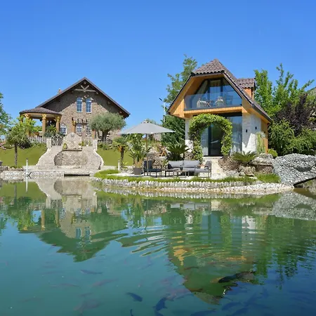 Kompleksi Turistik Dea Hotel *