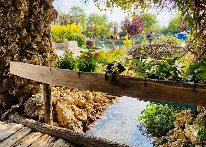 Kompleksi Turistik Dea Hotel *