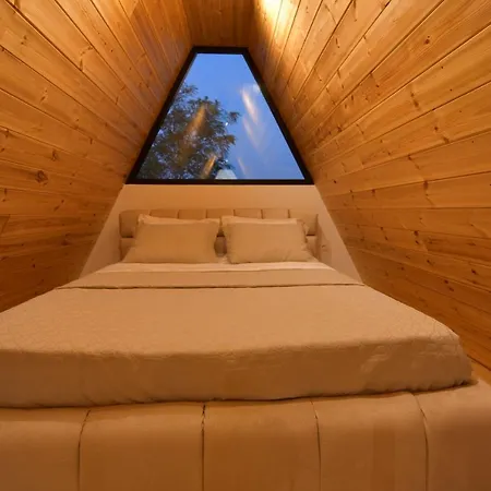 Kompleksi Turistik Dea Hotel *