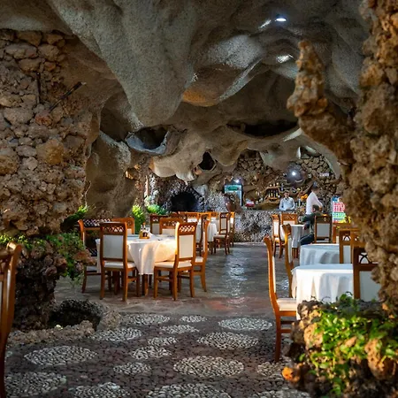 Kompleksi Turistik Dea Hotel *