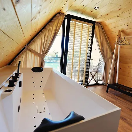 Kompleksi Turistik Dea Hotel Mjede